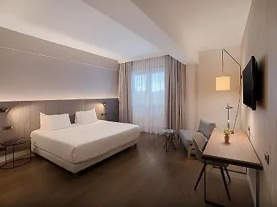 Hotel Nh Carpegna 4*