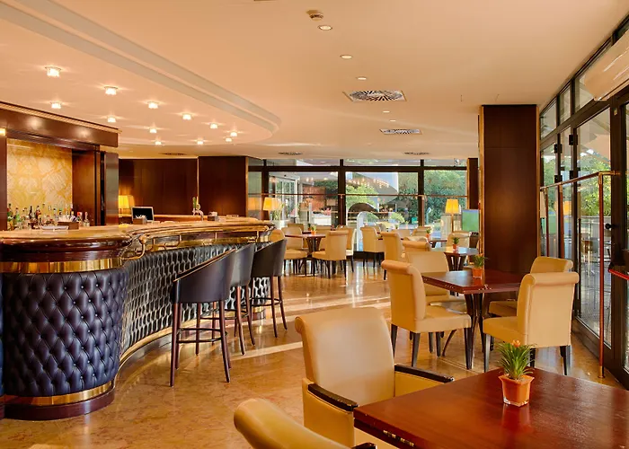 Nh Carpegna Otel 4*