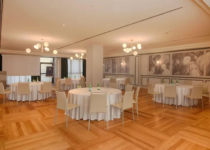 Otel Nh Carpegna