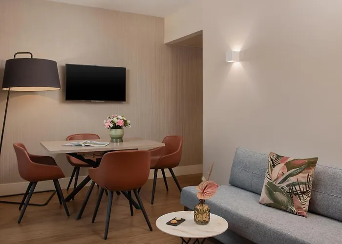 Nh Carpegna Otel 4*