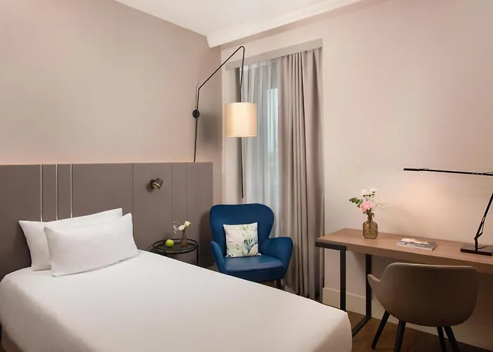 Nh Carpegna Hotel