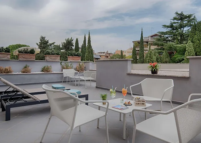 Hotel Nh Carpegna 4*